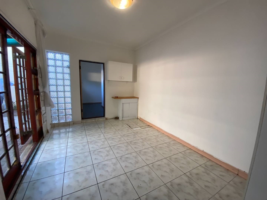 3 Bedroom Property for Sale in Wynberg Western Cape